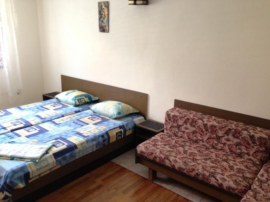 Yanis Guest House Свети-Влас Номер фото